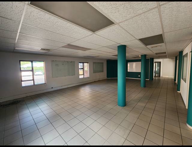 342M² OFFICE TO LET IN NORTH RIDING